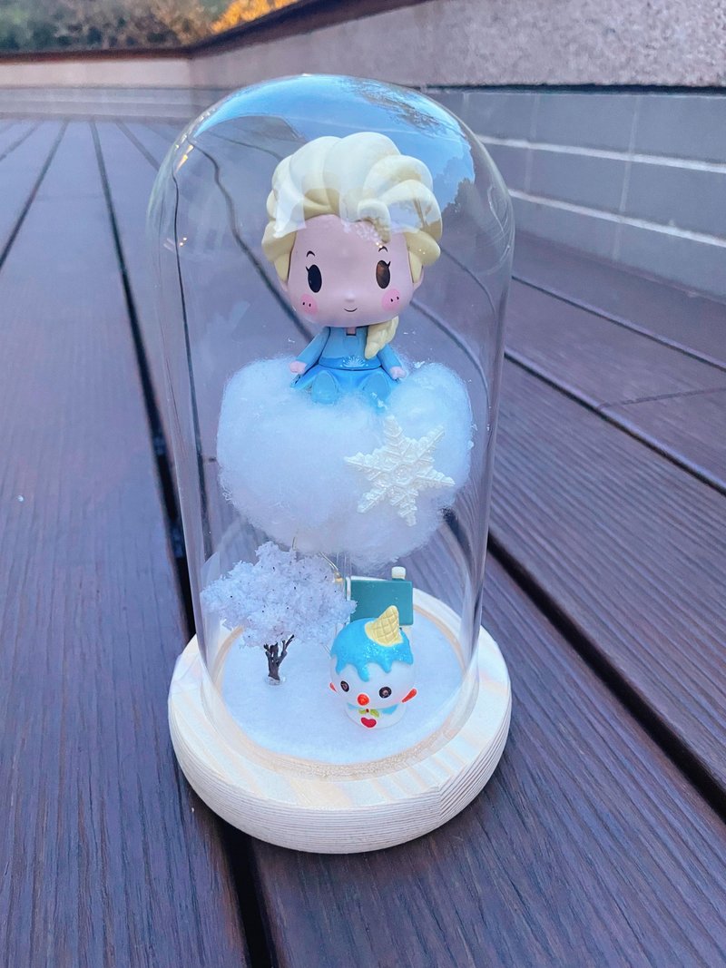 Miss。花谜 小人物 云朵小夜灯 玻璃罩 冰雪奇缘 Elsa 公主 艾莎 - 干燥花/捧花 - 植物．花 白色