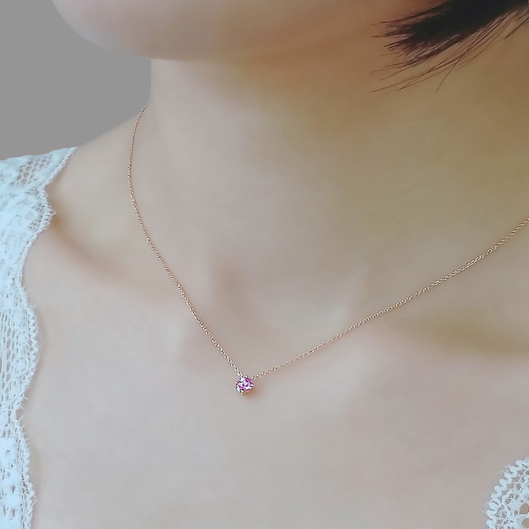 限量现货 - 天然粉红刚玉 迷你四爪镶流动坠 纯 18K 玫瑰金项链 - 项链 - 宝石 粉红色