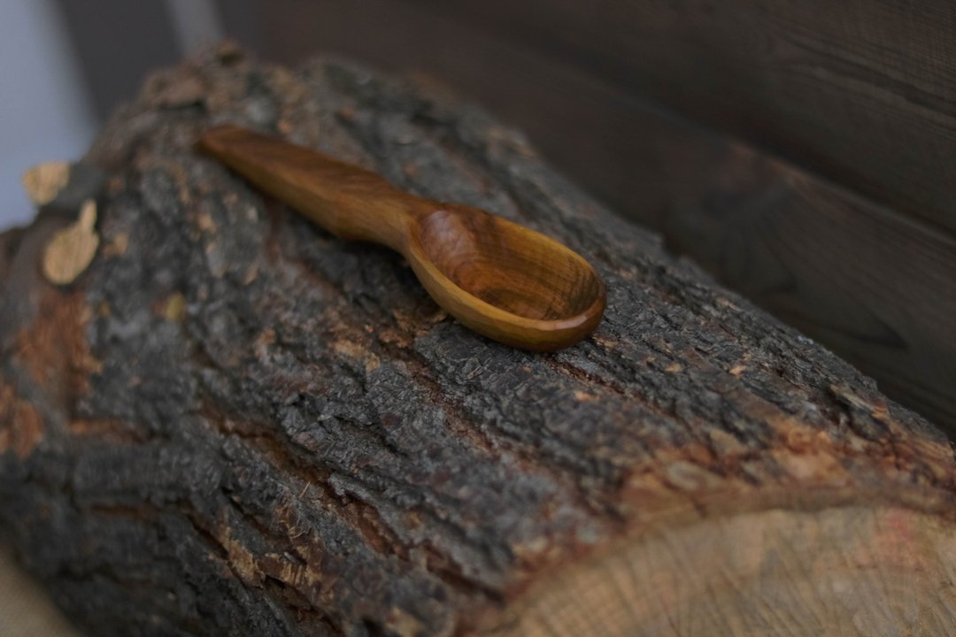 Wooden spooon from wolnut, bushcaft spoon - 厨房家电 - 木头 咖啡色