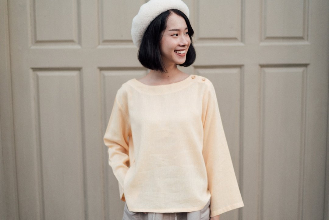 Rina Top - Linen long sleeve with wooden buttons (Yellow) - 女装上衣 - 棉．麻 黄色