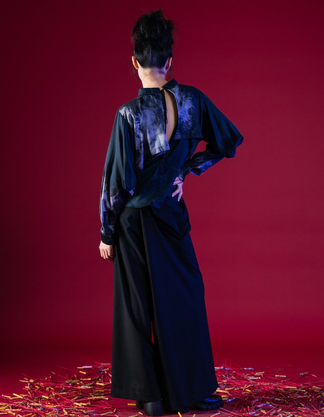 INF 23SS 解构露背短版印花衬衫 - 女装衬衫 - 棉 多色