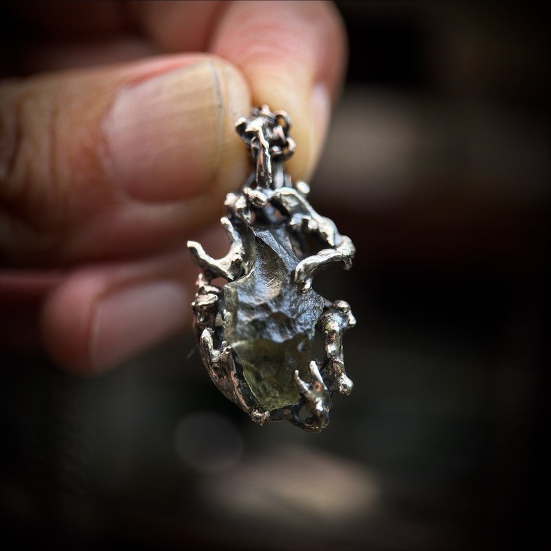 Moldavite / 捷克陨石 / 心叶护符 - 项链 - 半宝石 绿色