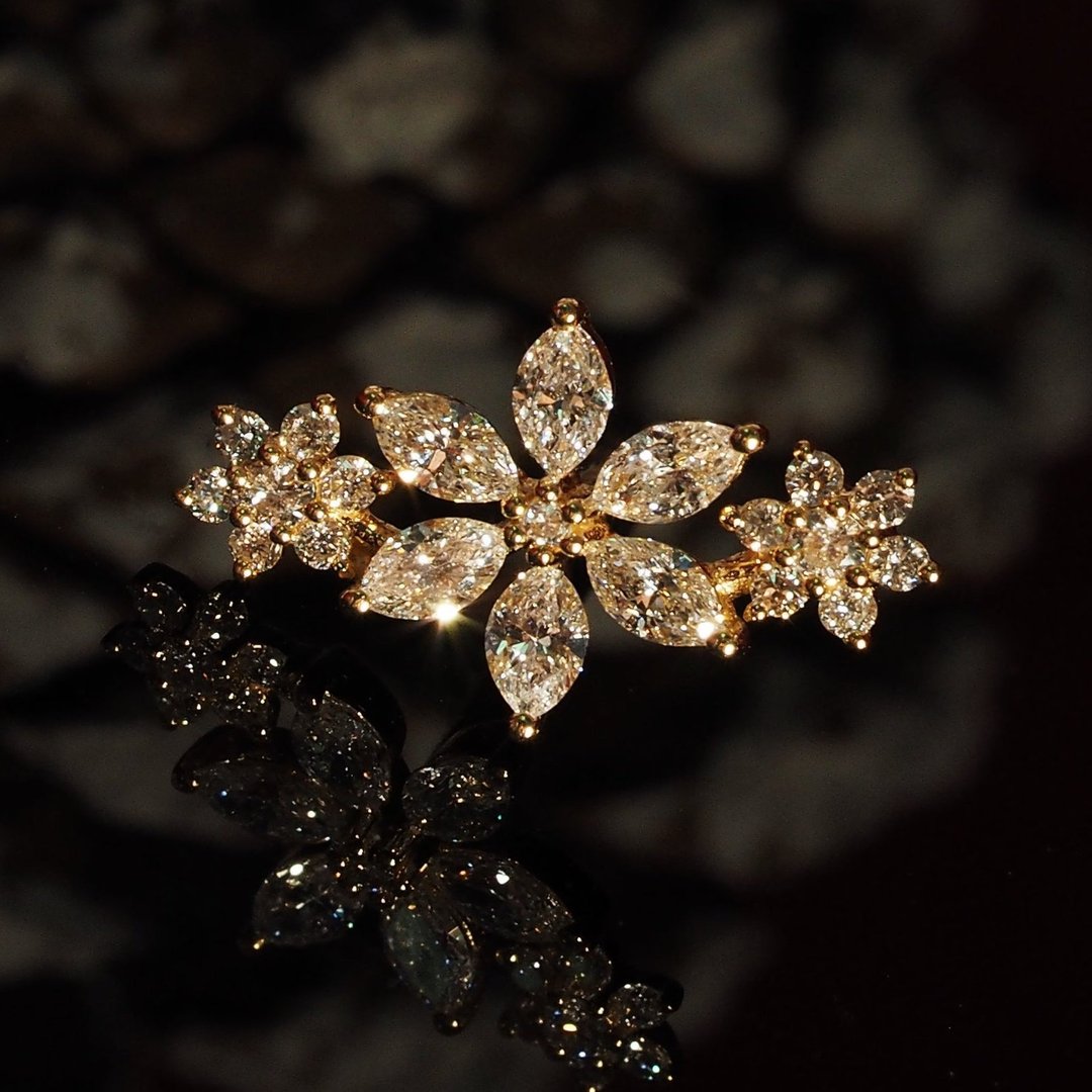 18K金巨型雪花钻石耳环 18K Gold Mega Snowflakes Diamond Earri - 耳环/耳夹 - 贵金属 