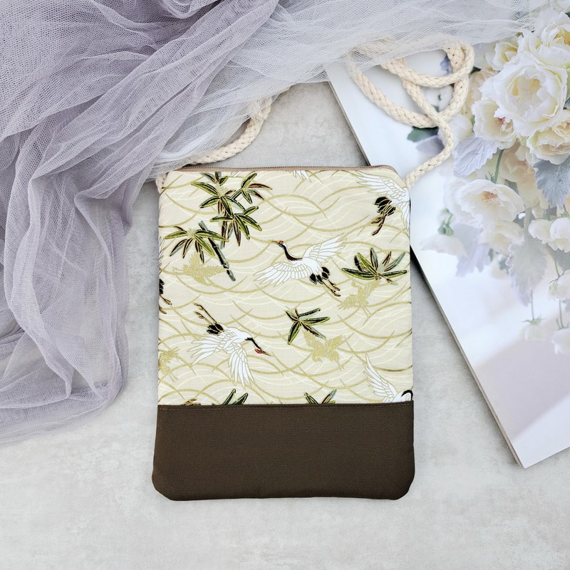 电话包/肩背包/钭背包/手机袋 / 手机包 ~ 仙鹤 (PB-020) - 侧背包/斜挎包 - 棉．麻 咖啡色