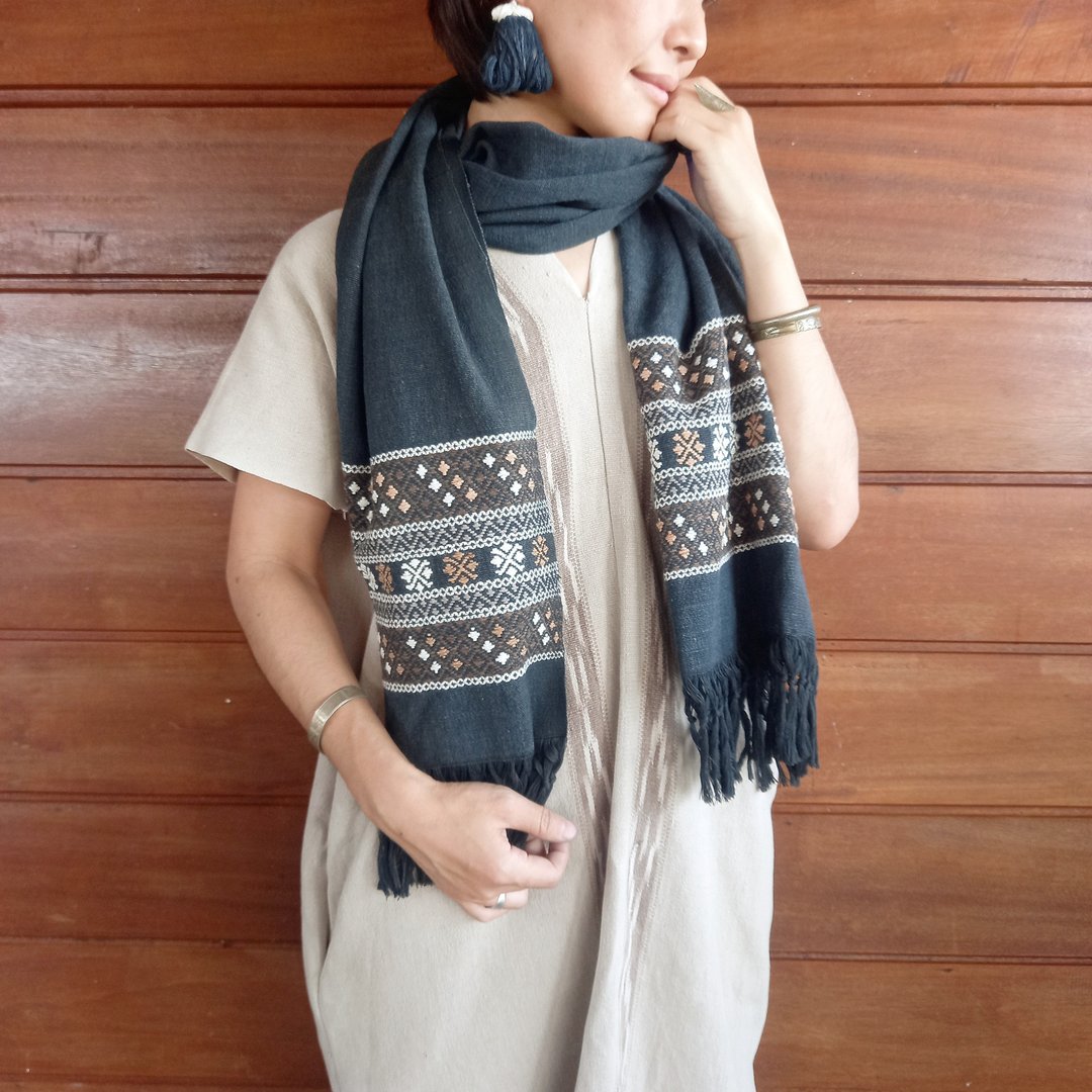 Thai hand-woven shawl / one-of-a-kind one-of-a-kind / dark gray x Brown/ vegetable dyeing / Karen tribe / cotton - 围巾/披肩 - 棉 灰色