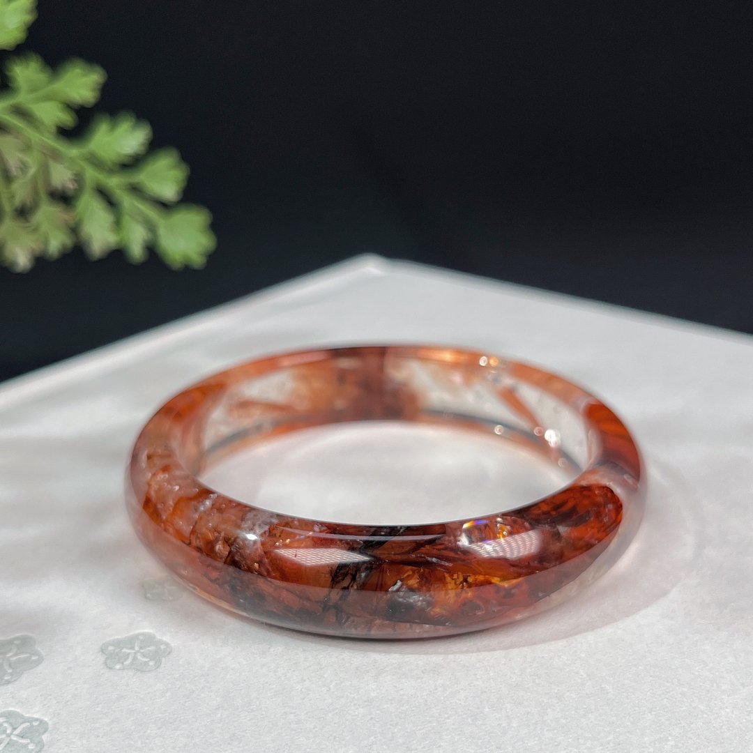 鸩羽幽灵水晶手镯53MM 冰透牛血红红胶花手环 彩虹星光 招财助运 - 手链/手环 - 水晶 红色