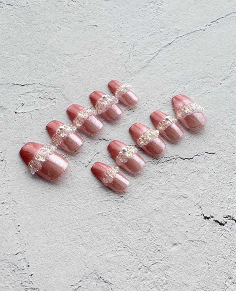 温柔可人的粉色荷叶边镜面美甲 - 其他 - 塑料 粉红色