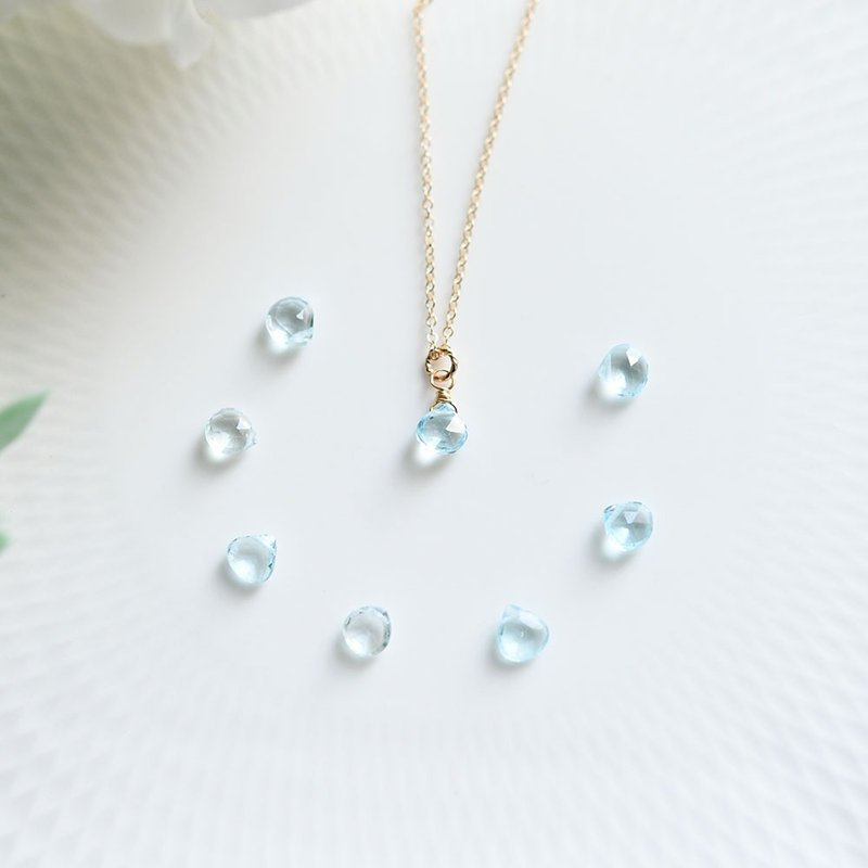 Stone sky blue topaz necklace that attracts what you need and opportunities November birthstone - 项链 - 宝石 蓝色