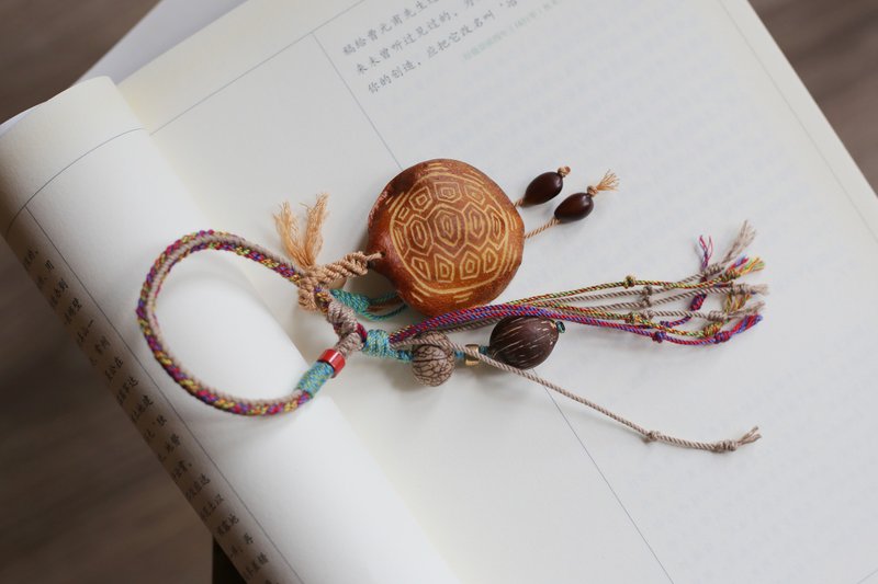 No.8-原創手作 & 植物果壳 | 蓝花楹雕刻  藏式编绳 | 一物一图 - 吊饰 - 植物．花 多色