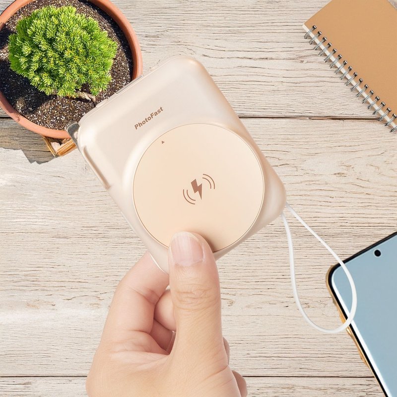 Photofast AllDay充 QI2 磁吸无线充电行动电源 万用充 有标示wh - 充电宝/传输线 - 其他材质 金色