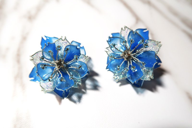 Miss Paranoid偏执狂小姐 雪之八重樱花 冰蓝色 树脂耳环 925银针 - 耳环/耳夹 - 其他材质 蓝色