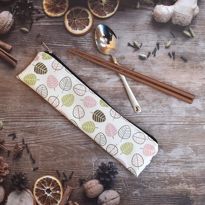 外出餐具组(筷袋+筷子+汤匙)_小叶飘飘 - 餐刀/叉/匙组合 - 尼龙 绿色