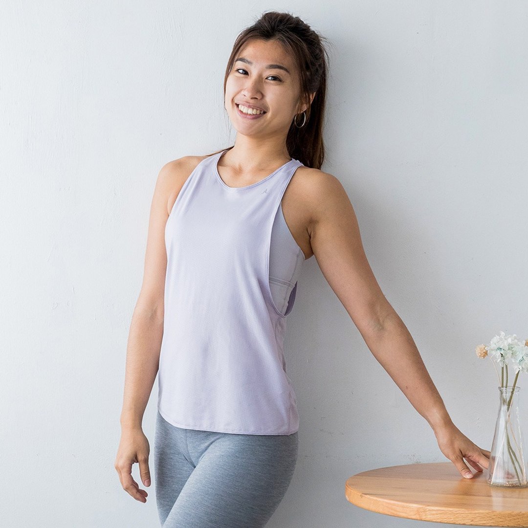 【NAMASTE】Aimee 后拉提造型运动罩衫 - 淡紫 - 女装运动衣 - 尼龙 紫色