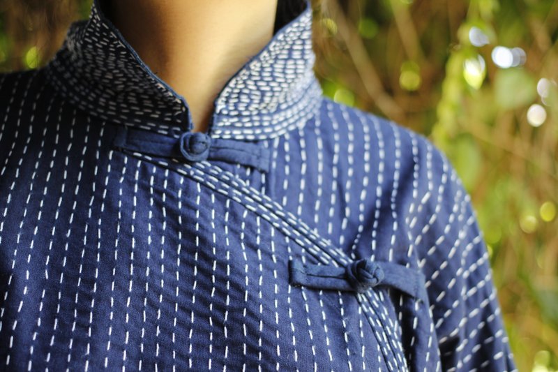 海军蓝手工刺绣立领上衣 - 女装上衣 - 棉．麻 蓝色