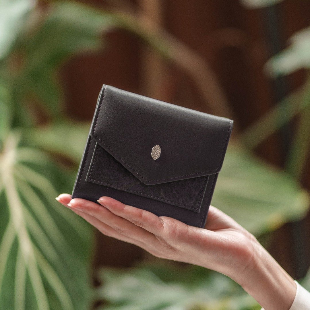 Milly Compact Wallet 简约短夹 黑色 - 皮夹/钱包 - 其他材质 黑色