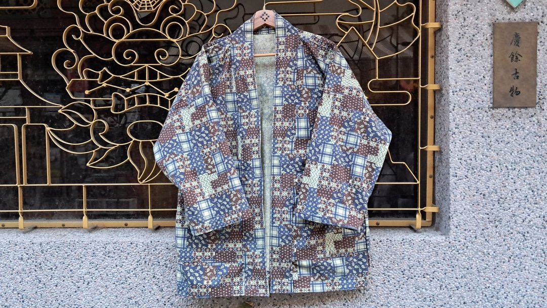 AMIN'S SHINY WORLD 变形虫民族图腾满版印花KIMONO - 女装休闲/机能外套 - 棉 多色