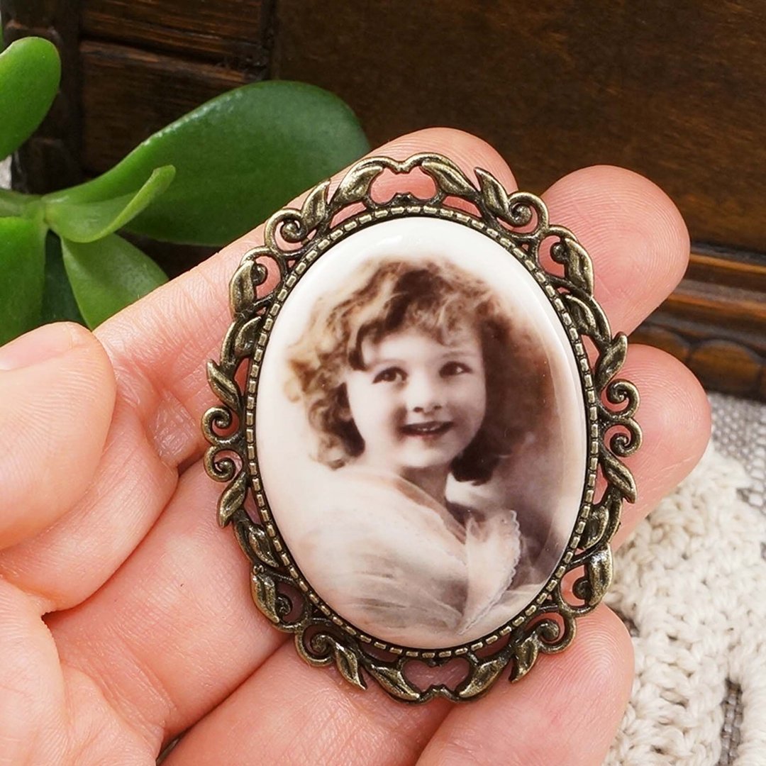 Porcelain Cameo Beige Brooch Retro Girl Sepia Photo Portrait Brooch Pin Jewelry - 胸针 - 瓷 咖啡色