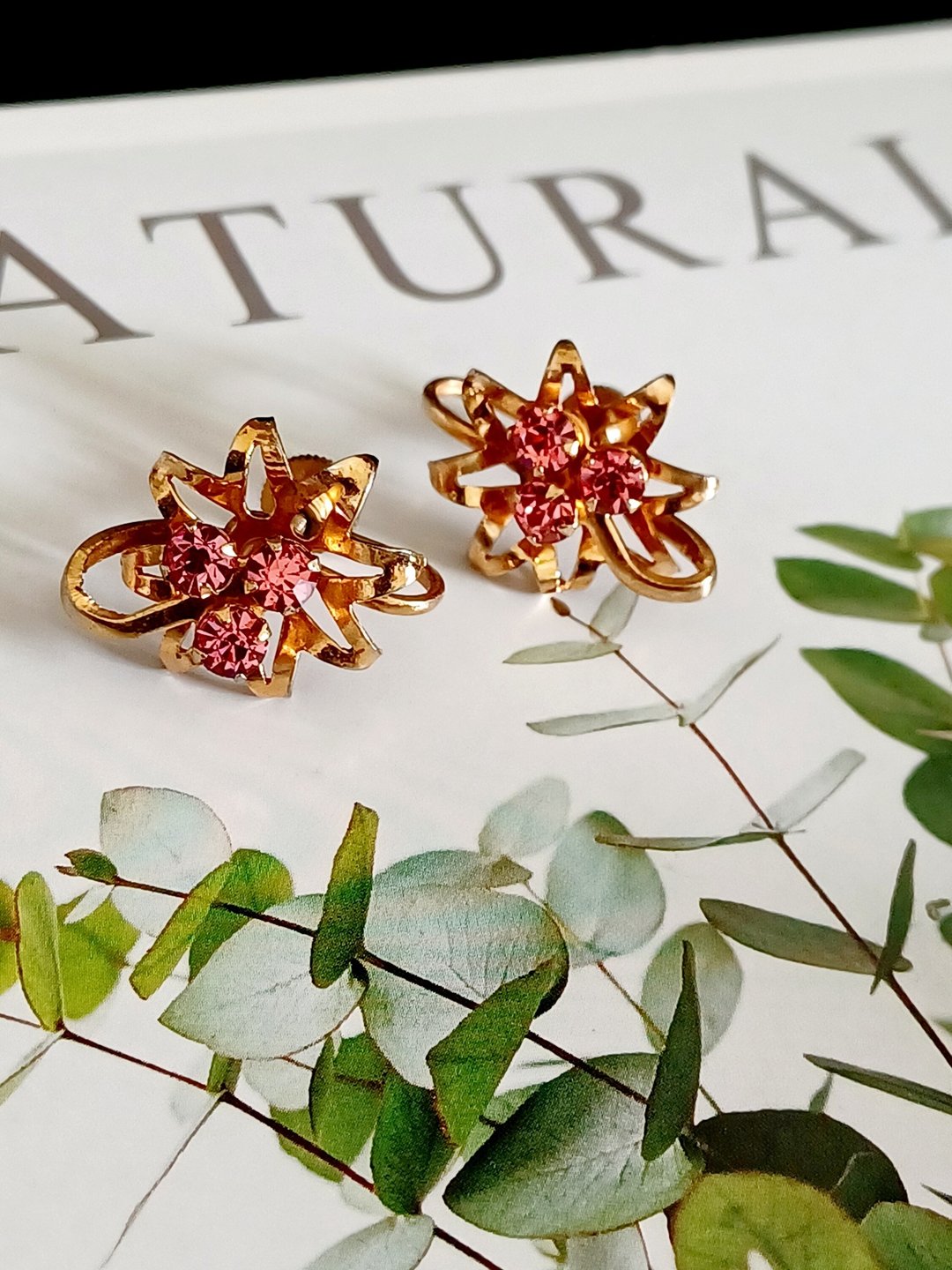 Avintage jewelry  粉红莱茵立体缎带花卉 夹式耳环 - 耳环/耳夹 - 其他金属 