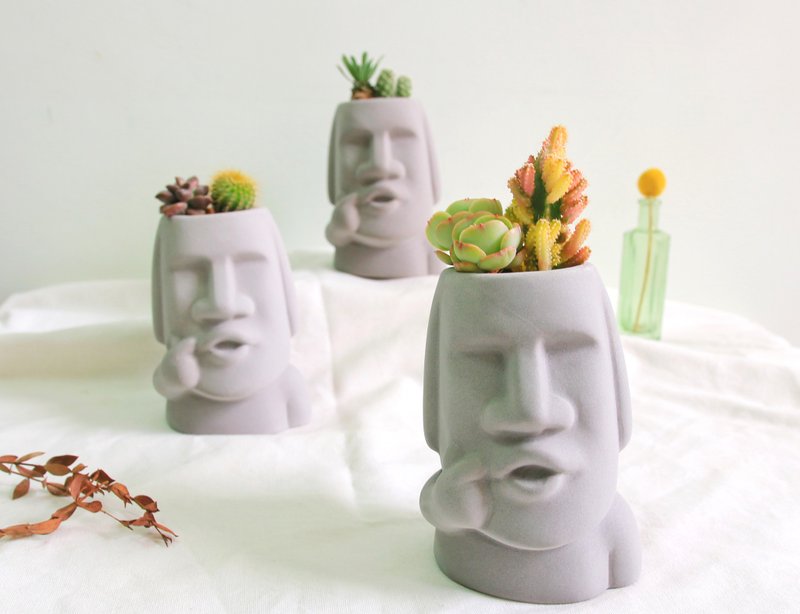 【搞笑の礼物】啾咪摩艾石像盆栽 定制英文字母 - 植栽/盆栽 - 水泥 灰色