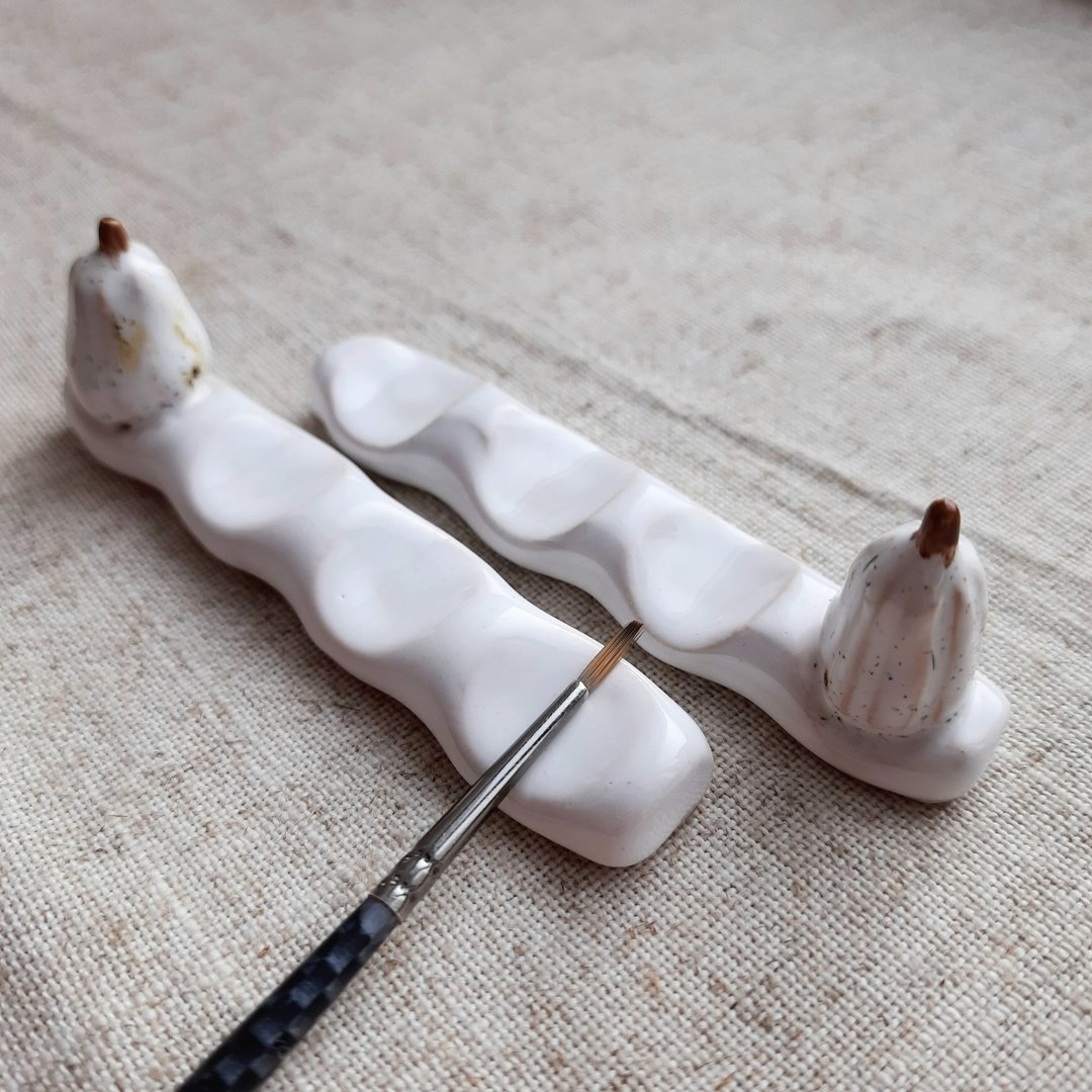 Ceramic brush rest with pumpkin / Pen holder/ Watercolor brush holder - 其他 - 陶 白色