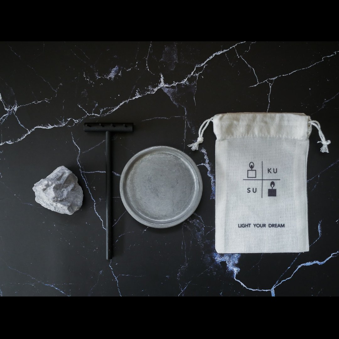PEACE : ZEN GARDEN CANDLE : Gray Color - 蜡烛/烛台 - 蜡 灰色