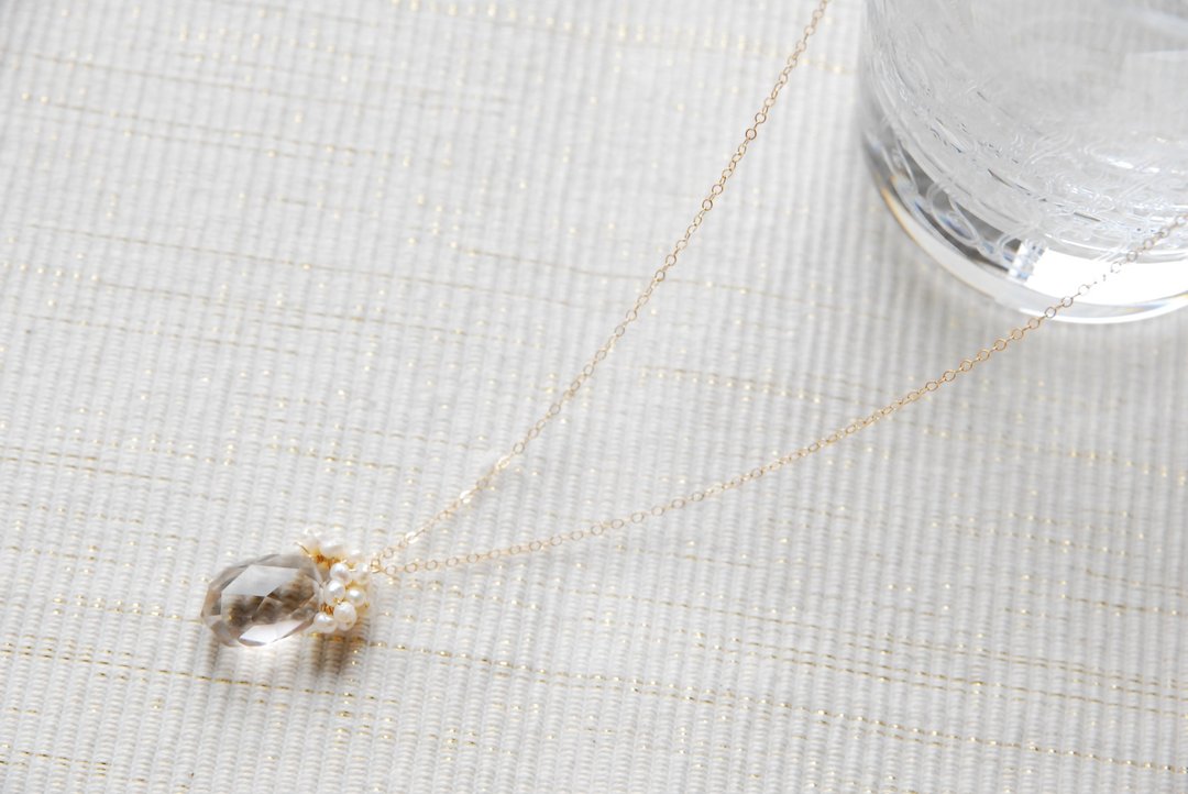 Light color smoky quartz and floral necklace 14kgf - 项链 - 半宝石 白色