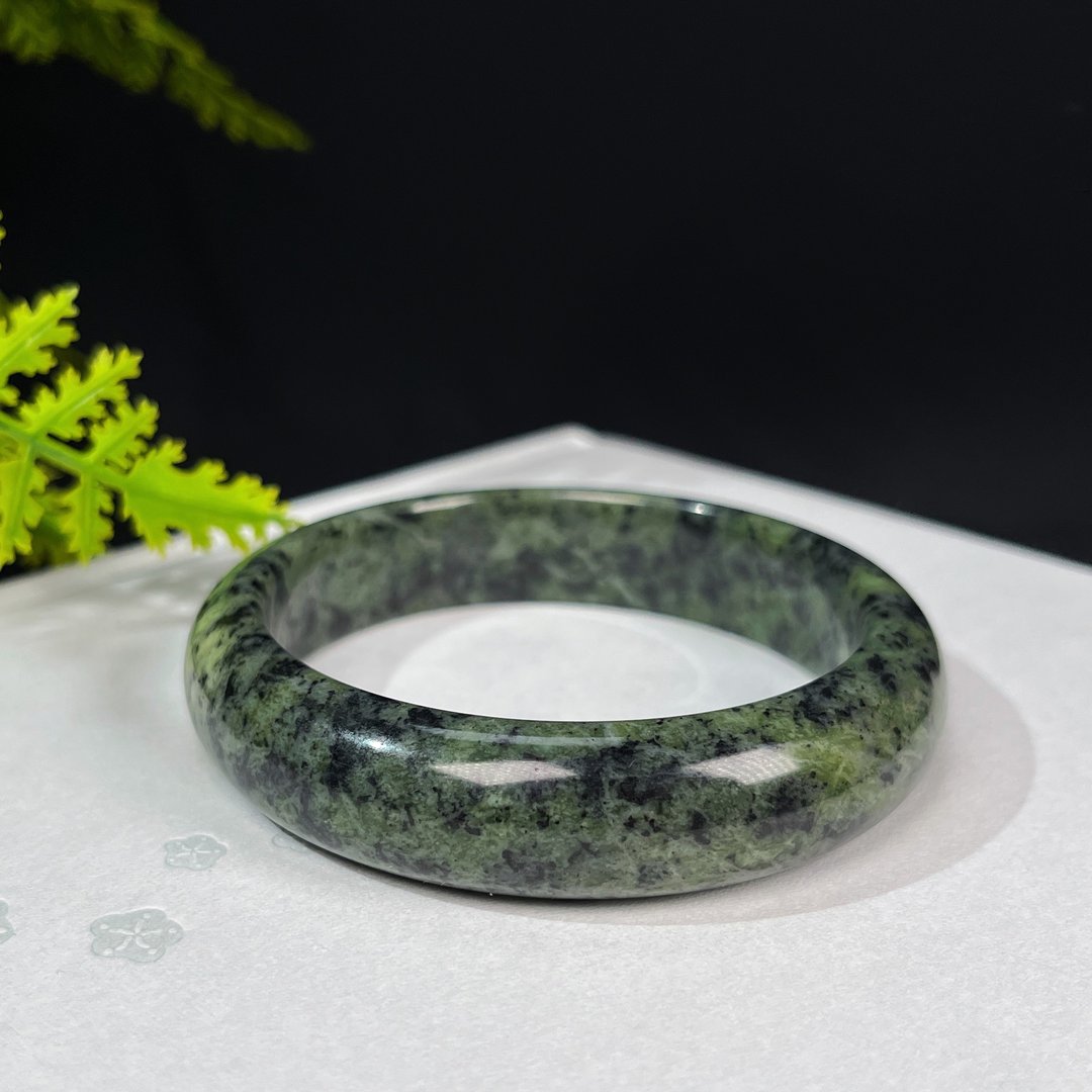 药王石手镯58MM 西藏墨绿玉手环 缓解疲劳 消除紧张 改善亚健康 - 手链/手环 - 玉石 绿色