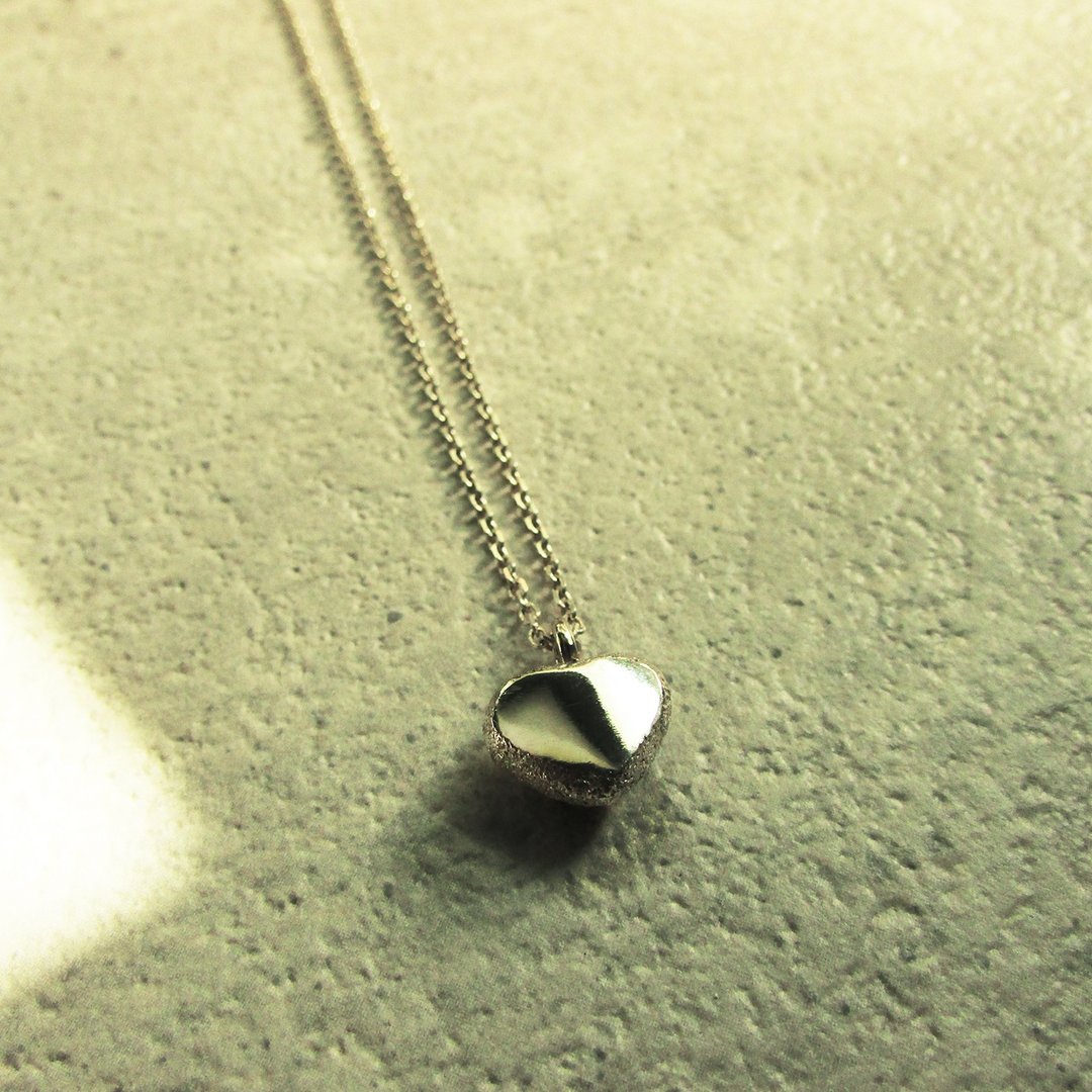 【情人节礼盒】heart necklace_爱心项链 | 925纯银 女友礼物 - 项链 - 银 银色