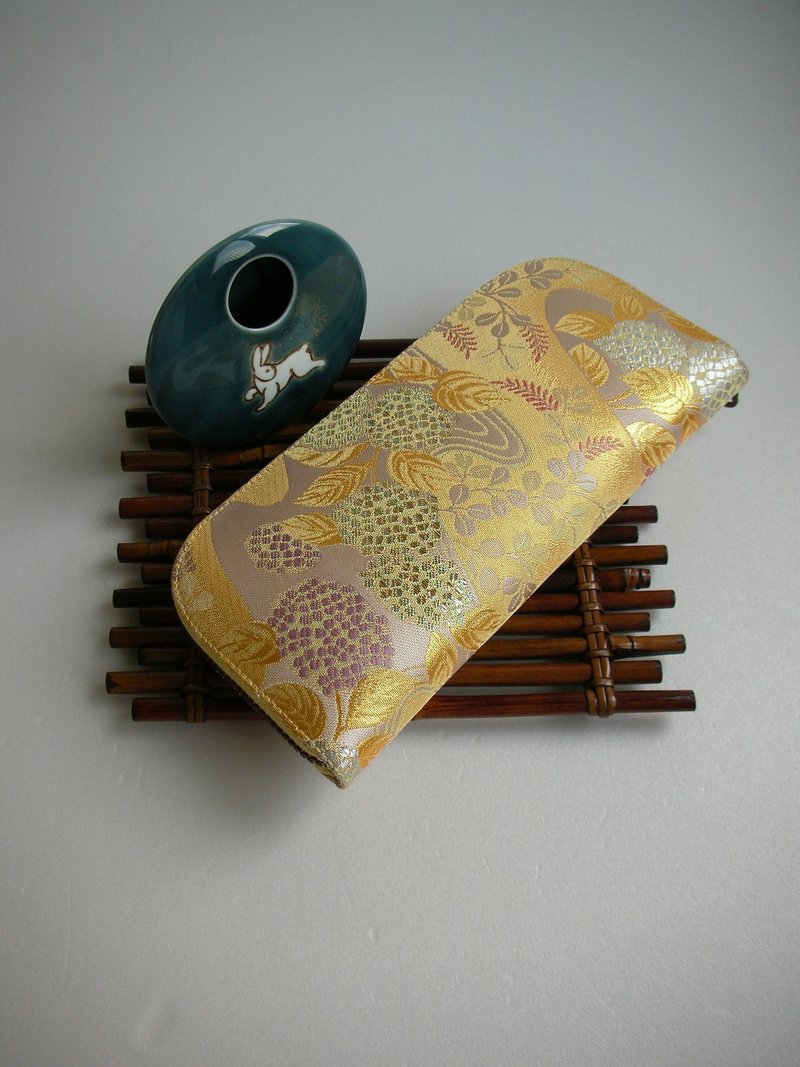 京西阵金襴锦织【绣球流水金兰花】-长夹/皮夹/零 - 皮夹/钱包 - 丝．绢 金色