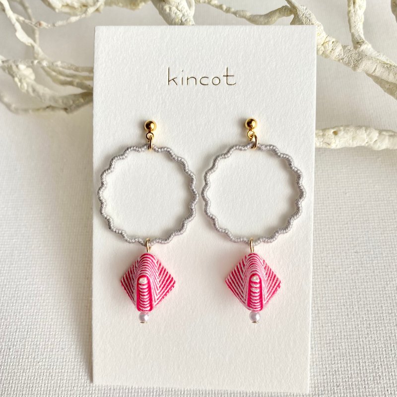 线圈缭绕的云朵造型耳针・耳夹【灰×粉】 - 耳环/耳夹 - 棉．麻 灰色