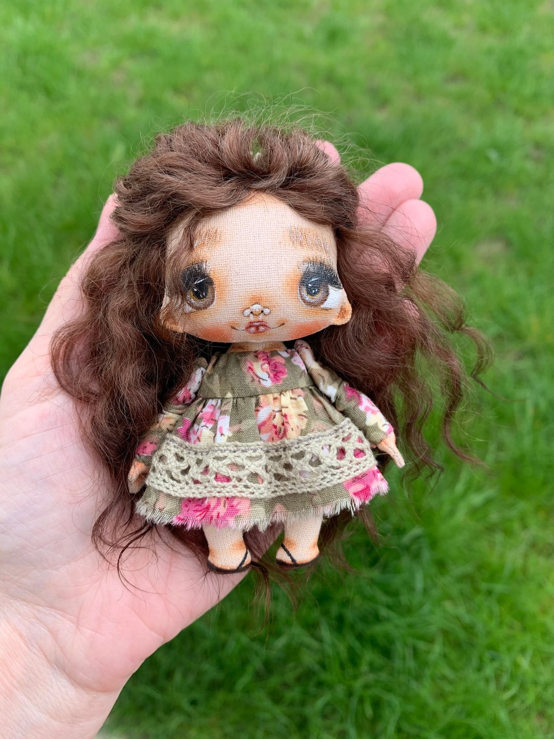 Miniature textile doll handmade Soft baby doll 10 cm Gift for girl - 玩偶/公仔 - 棉．麻 咖啡色