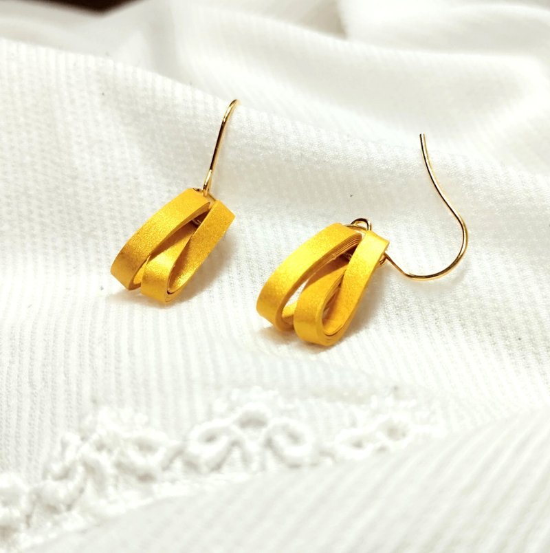 衍纸 卷纸 纸工艺 纸珠宝 手作饰品--缠绕/金色 paper earring - 耳环/耳夹 - 纸 金色