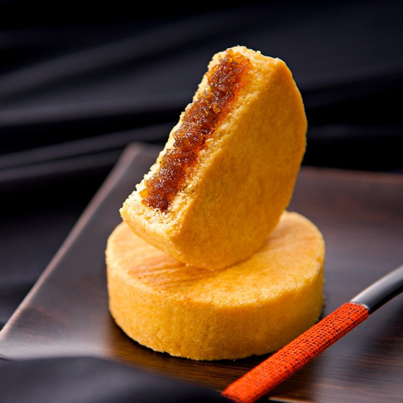 手工酥饼15入礼盒装 (熟成土凤梨酥 乌龙梅果酥 桂圆核) - 蛋糕/甜点 - 其他材质 多色