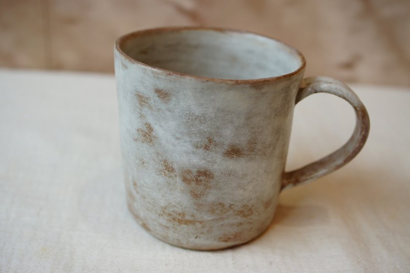 手捏陶 侘寂の花 马克杯 260ml 咖啡杯 茶杯 陶杯 - 咖啡杯/马克杯 - 陶 咖啡色