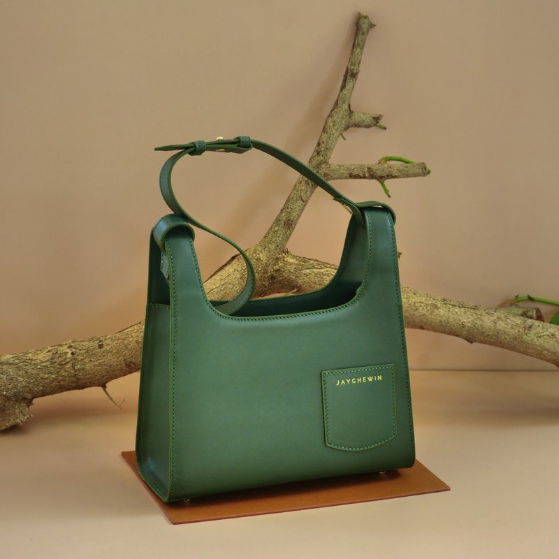 Jaychewin 斜挎包 Inari Crossbody Bag -绿色包 Pine Green 绿色 - 侧背包/斜挎包 - 真皮 绿色