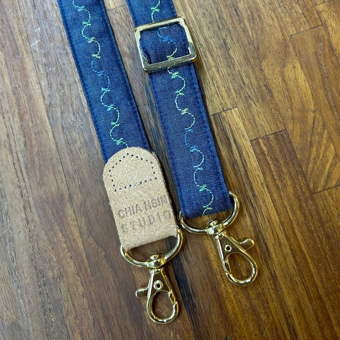 手机带/日系风格手机带/手作挂绳/日式蓝色花草款 - 吊饰 - 棉 蓝色
