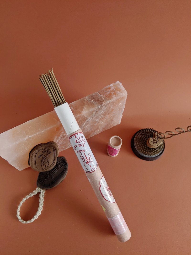 Elder of the moon 手工中药草线香 - 香薰/精油/线香 - 植物．花 粉红色