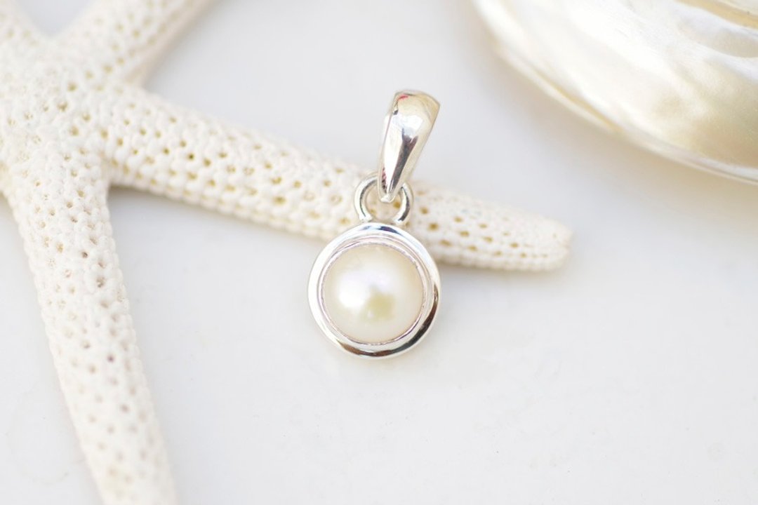 Freshwater pearl pendant top <White> - 项链 - 石头 白色