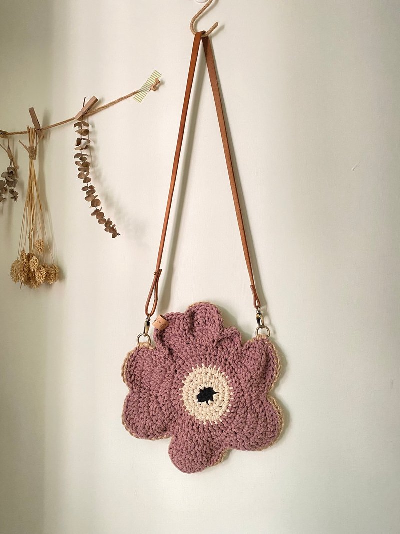 编织 花花双色斜背包 - 侧背包/斜挎包 - 棉．麻 紫色
