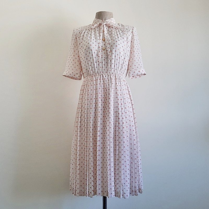 复古风印花白洋装 女款 雪纺 短袖 高领 宽版 L - 洋装/连衣裙 - 聚酯纤维 白色