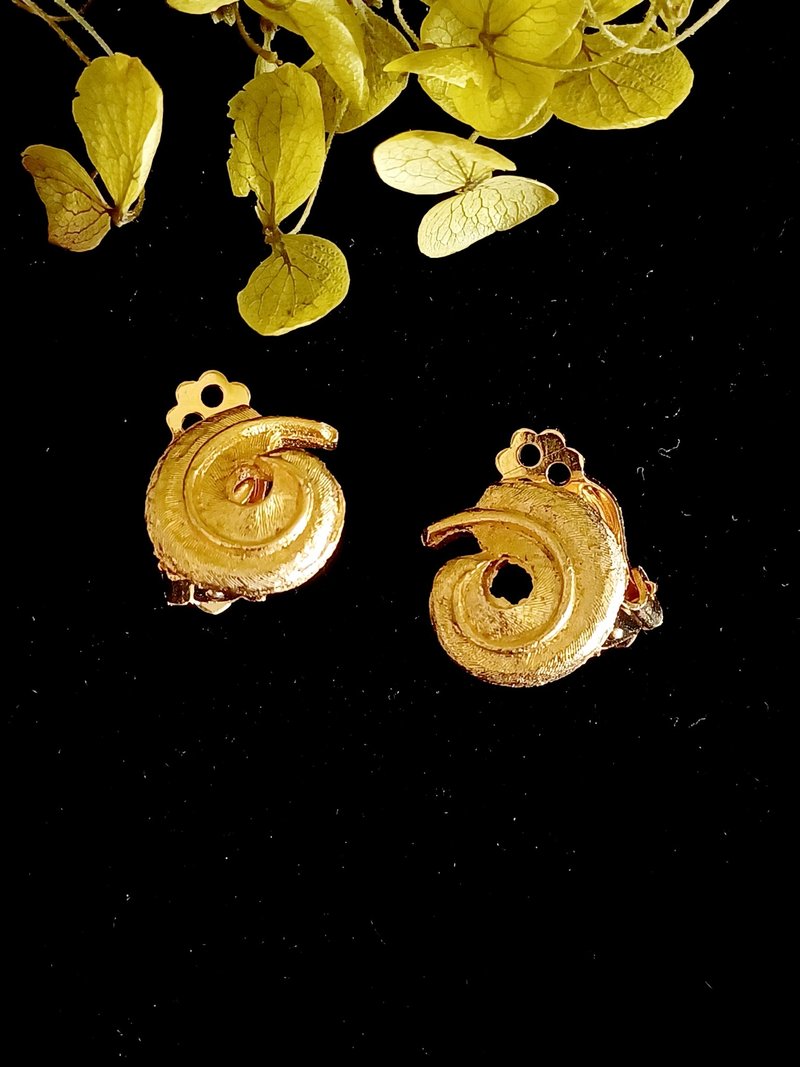 vintage jewelry  气质小金色羽毛卷 夹式耳环 - 耳环/耳夹 - 其他金属 