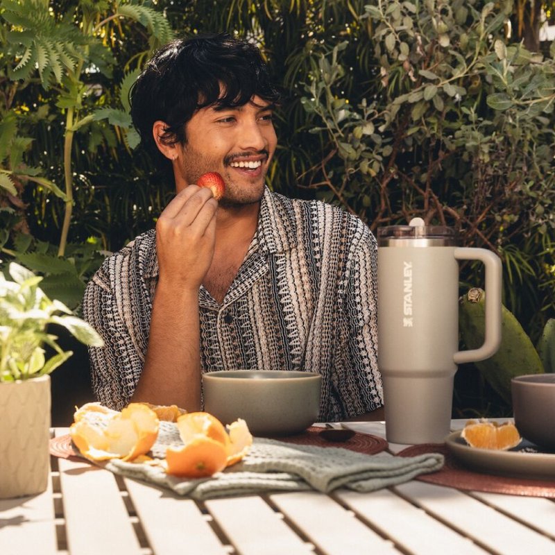 STANLEY 防漏吸管随手杯 1.18L / 鼠尾草灰 - 保温瓶/保温杯 - 不锈钢 