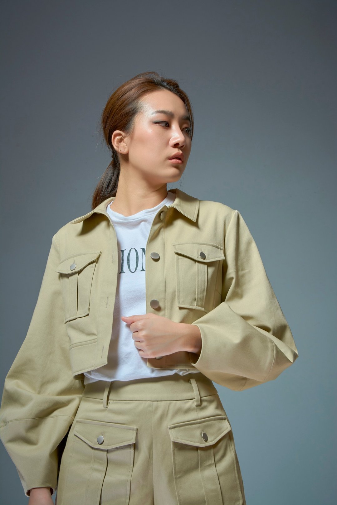 小众设计款造型夹克 - 女装上衣 - 其他材质 卡其色