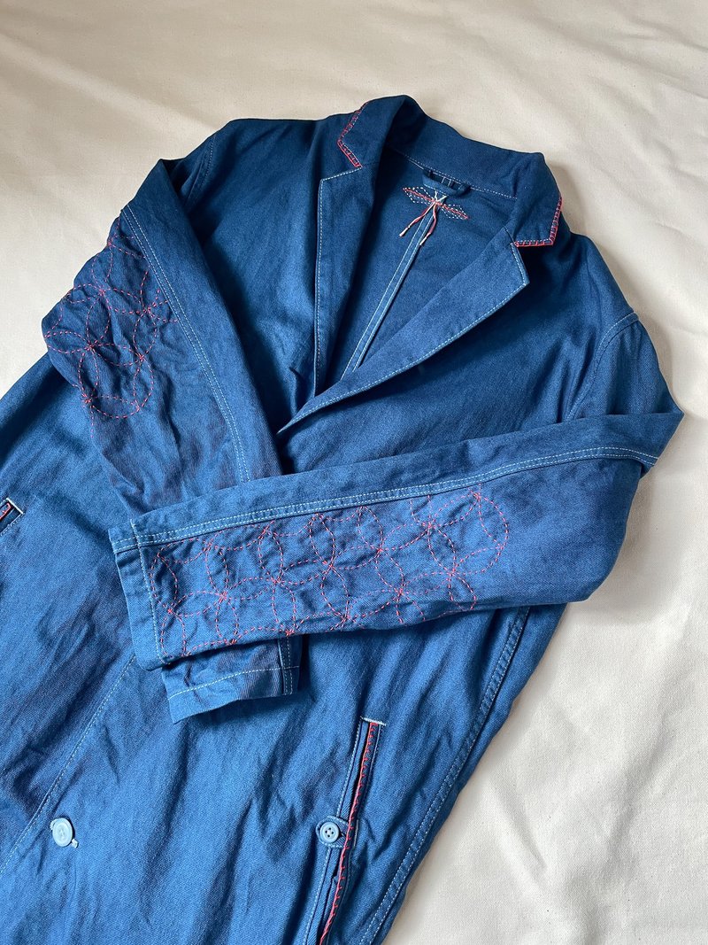 日本製 手染め Cester Coat 藍染コットンチェスターコート 刺繍　吉祥文様　七宝柄　円満 - 女装西装外套/风衣 - 棉．麻 蓝色