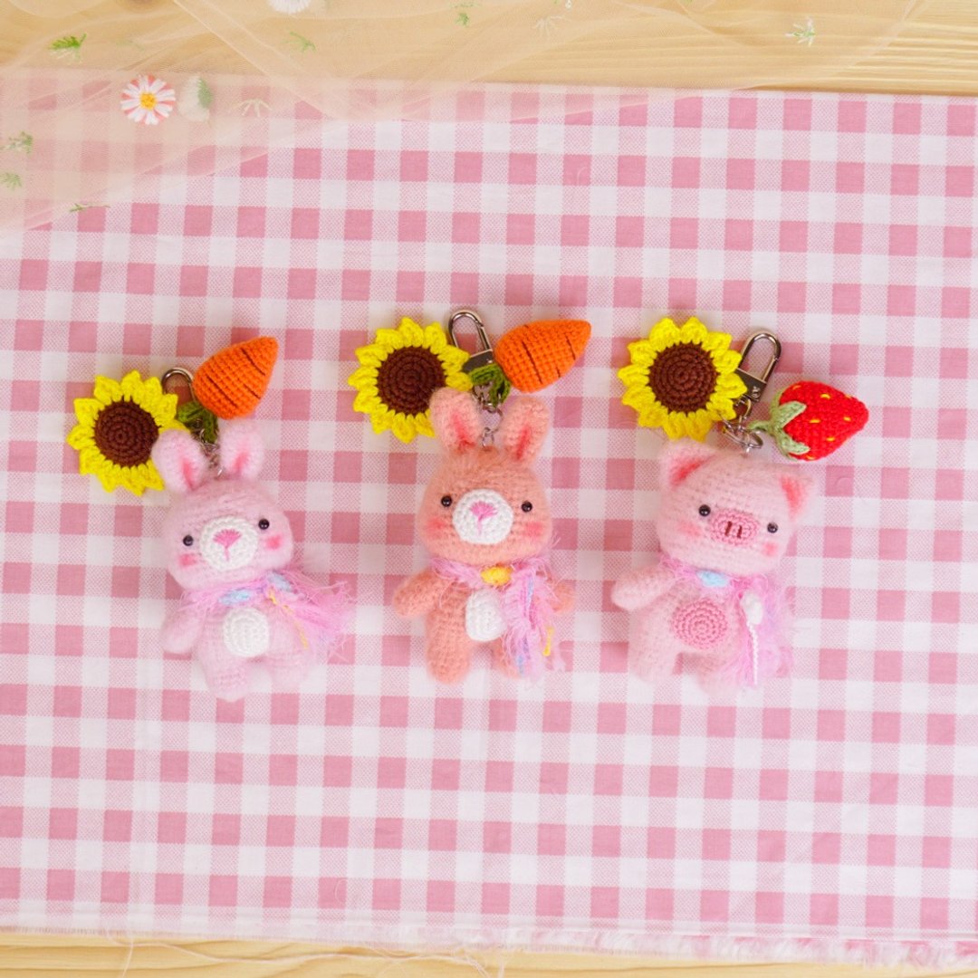 pink pig rabbit crochet doll  keyring keychain bag charm handmade gift - 钥匙链/钥匙包 - 棉．麻 粉红色