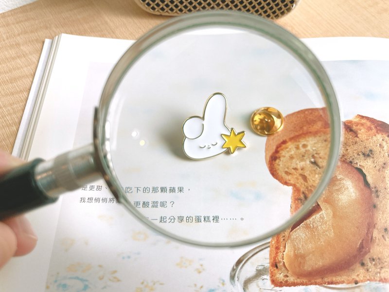 许愿兔兔 / 金属徽章 - 徽章/别针 - 其他金属 黄色