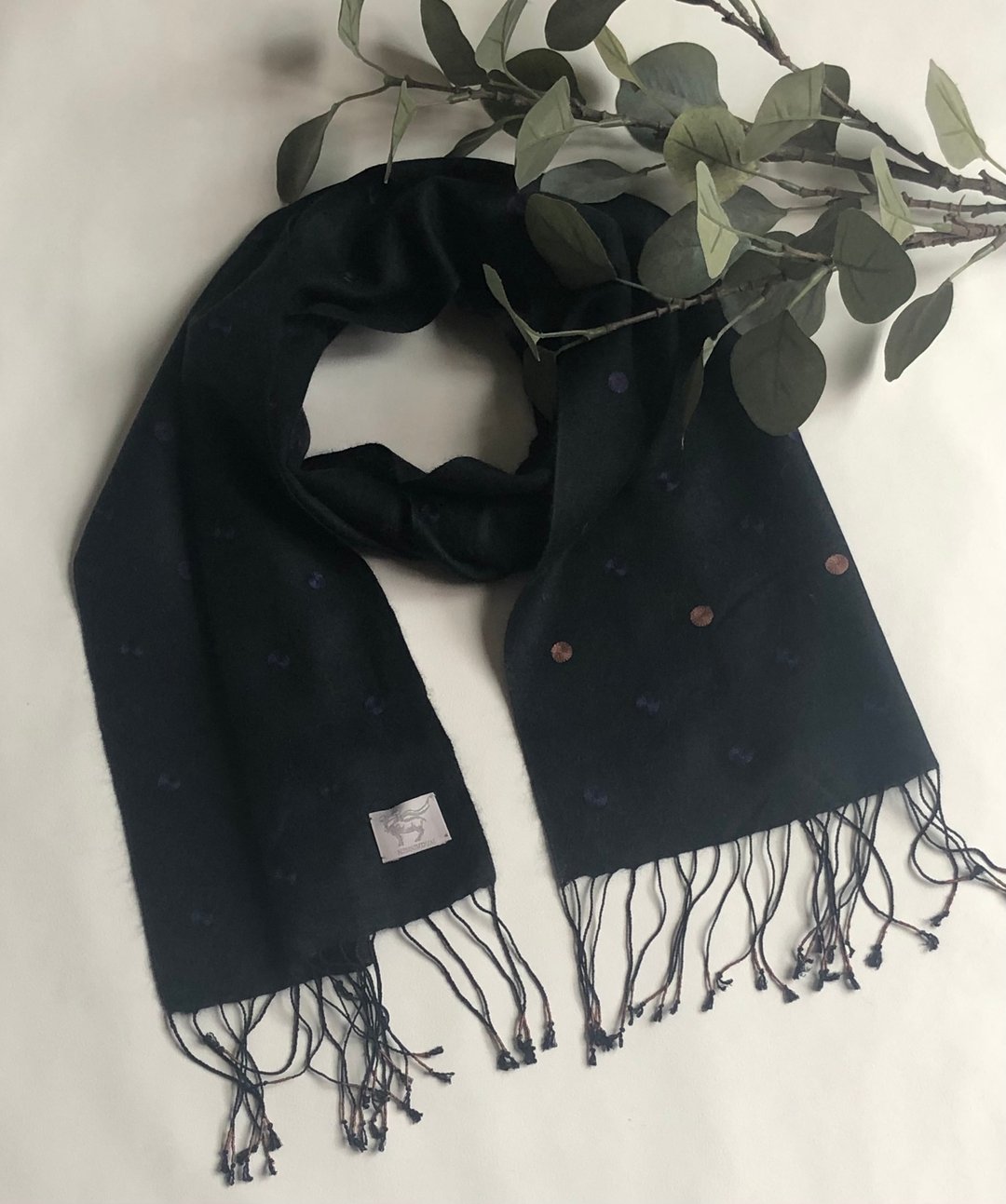 Pashmina Silk Hand woven hand embroidery mini scarf - 丝巾 - 羊毛 黑色