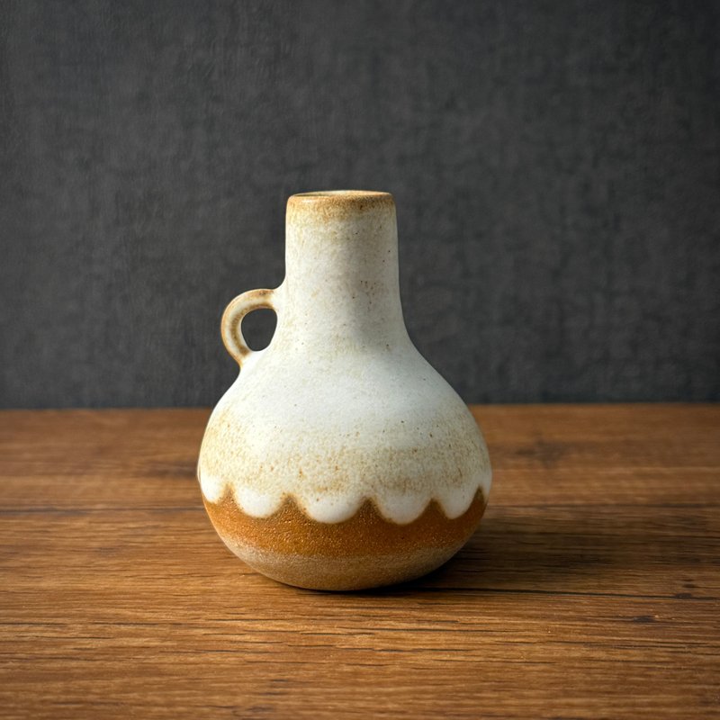 【 小丸花器 】 圆滚滚   裙摆边 烤饼干釉色  花器 花瓶 - 花瓶/陶器 - 陶 咖啡色