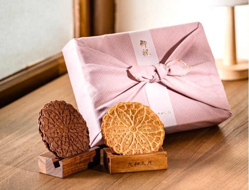 日式风吕敷 • 精致手工蕾丝饼礼盒 - 手工饼干 - 其他材质 绿色