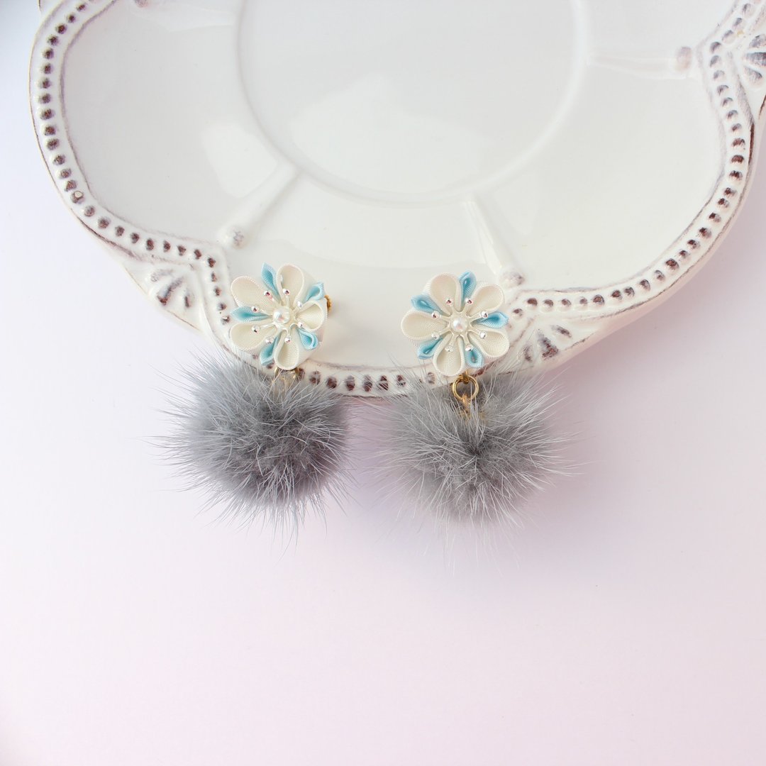 Non pierced earring kanzashi white snow - 耳环/耳夹 - 丝．绢 白色